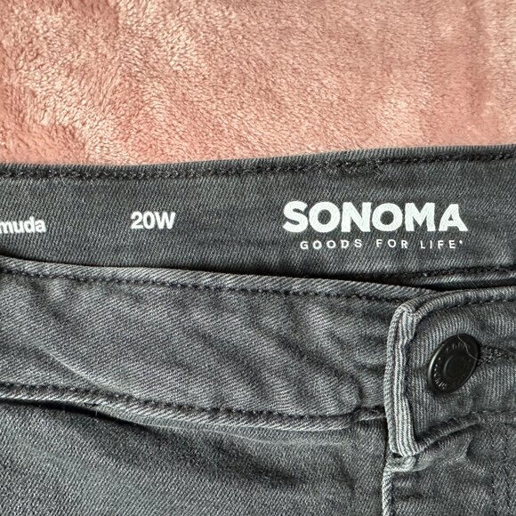 Sonoma Women's Plus 20W Grey Bermuda Shorts High Rise Raw Hem Distressed New - Picture 7 of 9